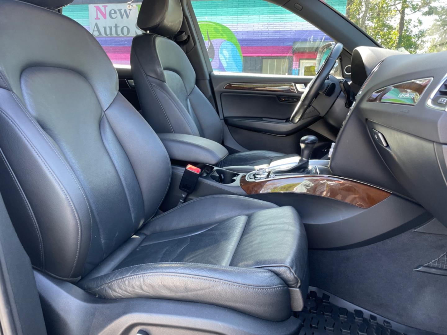 2015 GRAY AUDI Q5 2.0T QUATTRO PREMIUM PLUS (WA1LFAFP1FA) with an 2.0L engine, Automatic transmission, located at 5103 Dorchester Rd., Charleston, SC, 29418-5607, (843) 767-1122, 36.245171, -115.228050 - Photo#9